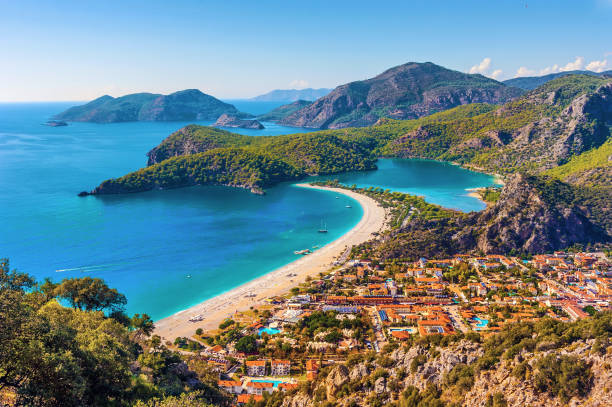 oludeniz beach, en turquie - beautiful bay sea water photos et images de collection