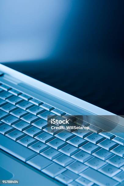 Laptopdetail Stockfoto und mehr Bilder von Alphabet - Alphabet, Aluminium, Auslage