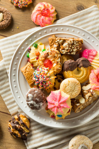 homemade sweet assorted italian cookies - biscotti imagens e fotografias de stock