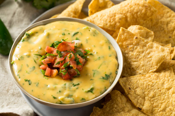 istock Spicy Homemade Cheesey Queso Dip 957887498