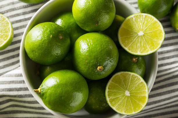 istock Raw Green Organic Citrus Limes 957888314