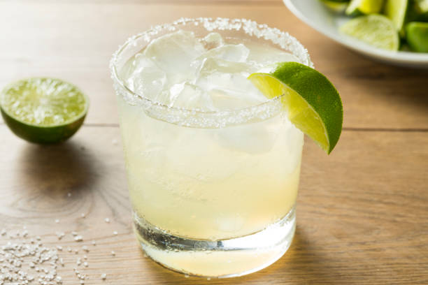 istock Alcoholic Lime Margarita with Tequila 957891892