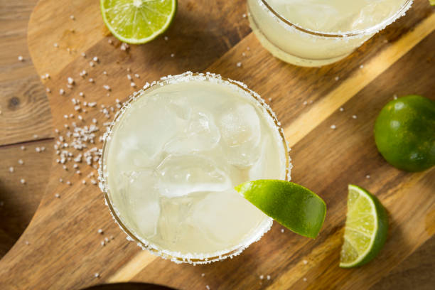 istock Alcoholic Lime Margarita with Tequila 957891980