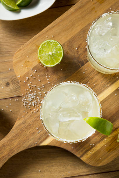 istock Alcoholic Lime Margarita with Tequila 957892002
