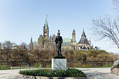 parlament-in-ottawa.jpg?b=1&s=170x170&k=20&c=6k1bX6PmmmH1YhttD29WAFSjoh-uwU8YfBiSaxHJKHw=