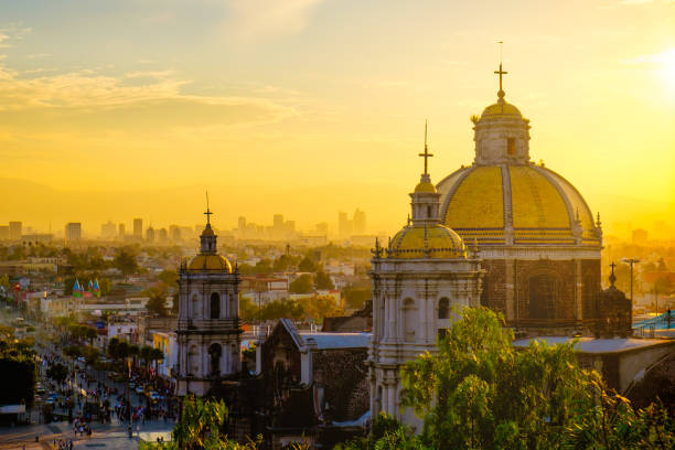 vista panorámica en la basílica de guadalupe con panorama de la ciudad de méxico - cathedral church monument religion fotografías e imágenes de stock