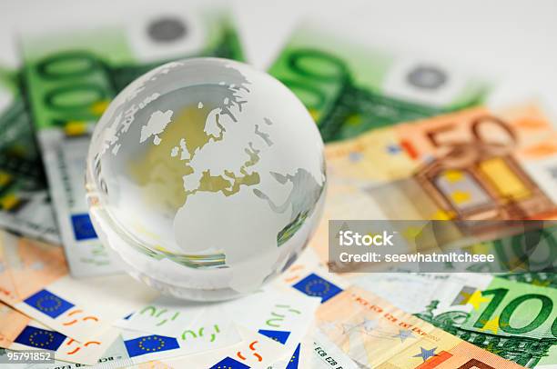 Foto de Negócios Global e mais fotos de stock de Conceito - Conceito, Europa - Locais geográficos, Figura para recortar
