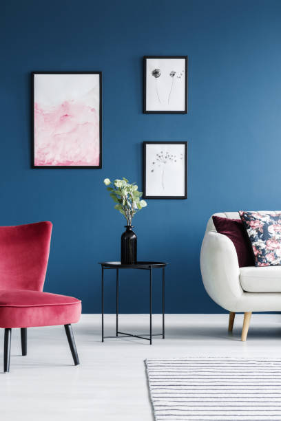 istock Red and blue living room 957956236