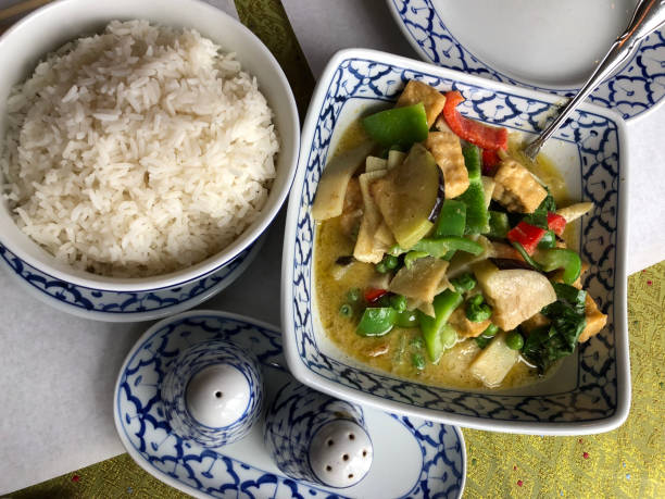 istock Gang keaw warn, Thai Food 957976608