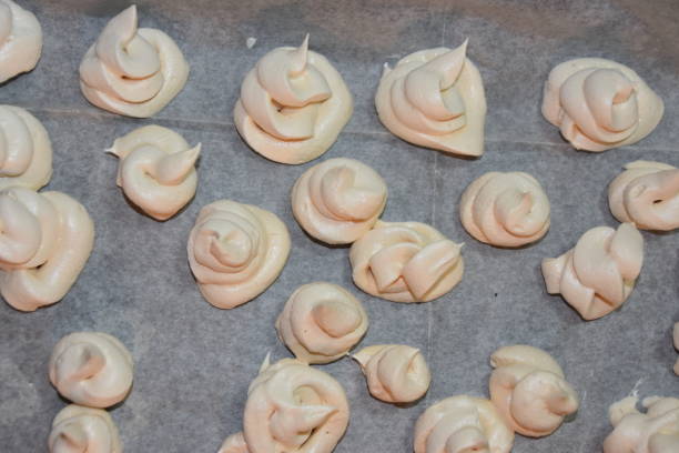 istock Home baked  meringues cookies 958030880
