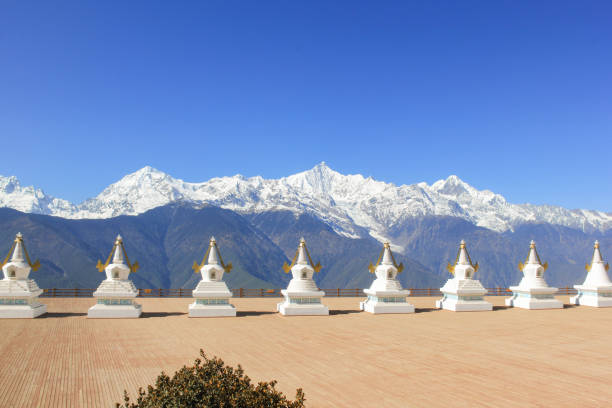Holy white stupas Feilai Temple overlooking the Meili Snow Mountain in Deqin, Yunnan province, China meili mountains photos stock pictures, royalty-free photos & images
