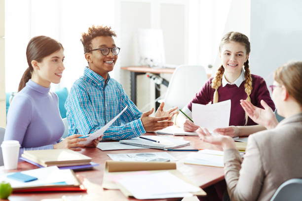 istock Meeting of students 958056696