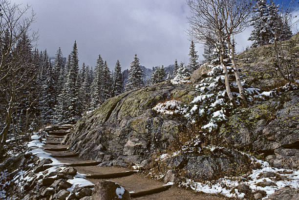 Early Snow on the Dream Lake Trail This early snowfall scene was photographed near the Continental Divide on the Dream Lake Trail in Rocky Mountain National Park, Colorado, USA. jeff goulden rocky mountain national park stock pictures, royalty-free photos & images