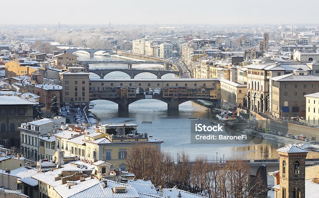 Ponte Vecchio a Firenze o Ponte Vecchio coperto in neve - Foto stock royalty-free di Firenze