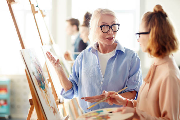 istock Talk of teacher and student 958065152