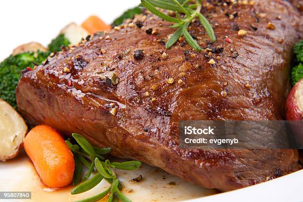 Carne Assada - Fotografias de stock e mais imagens de Alecrim - Alecrim, Alimentação Saudável, Assado