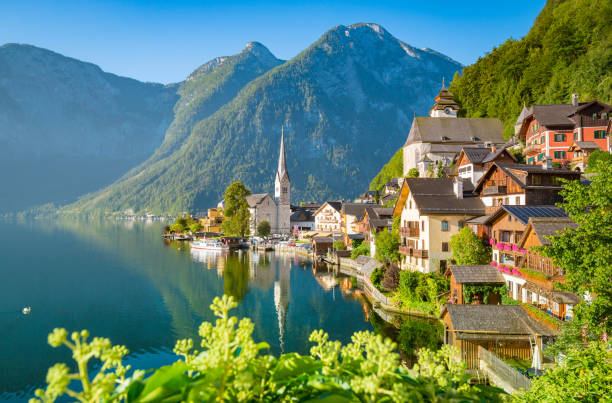 istock Classic view of Hallstatt in summer, Austria 958095240