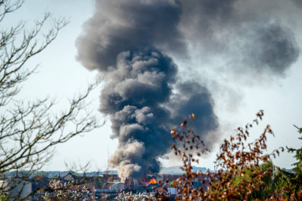 istock House on fire in a city 958114318