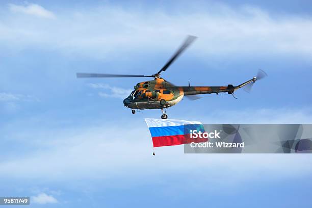 Helicóptero Con Bandera Foto de stock y más banco de imágenes de Aire libre - Aire libre, Avión, Azul