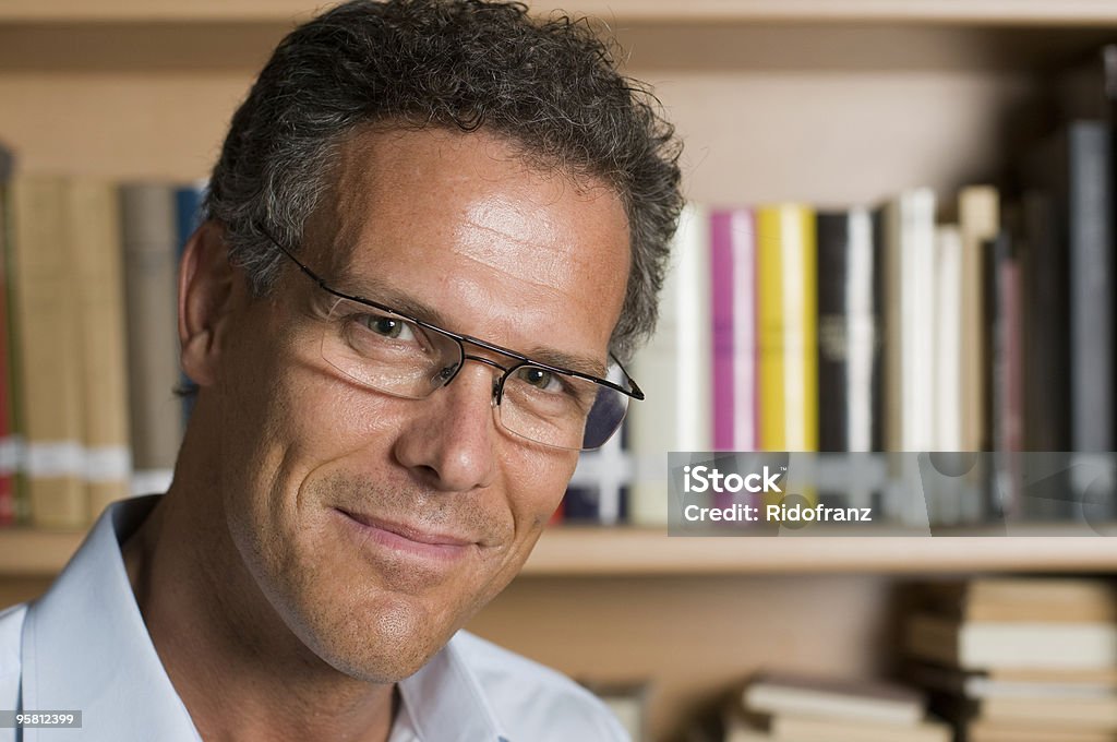 Lehrer in der Bibliothek - Lizenzfrei Buch Stock-Foto