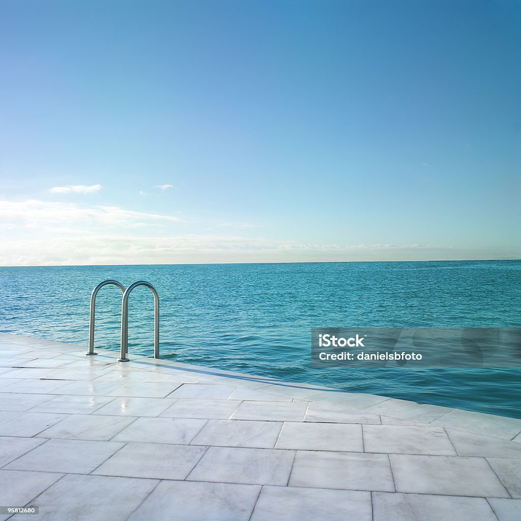 Большой плавательный бассейн - Стоковые фото Бассейн роялти-фри