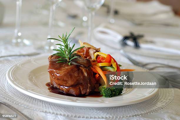 Cortado Em Filete De Prato Principal - Fotografias de stock e mais imagens de Alecrim - Alecrim, Banquete, Brócolo