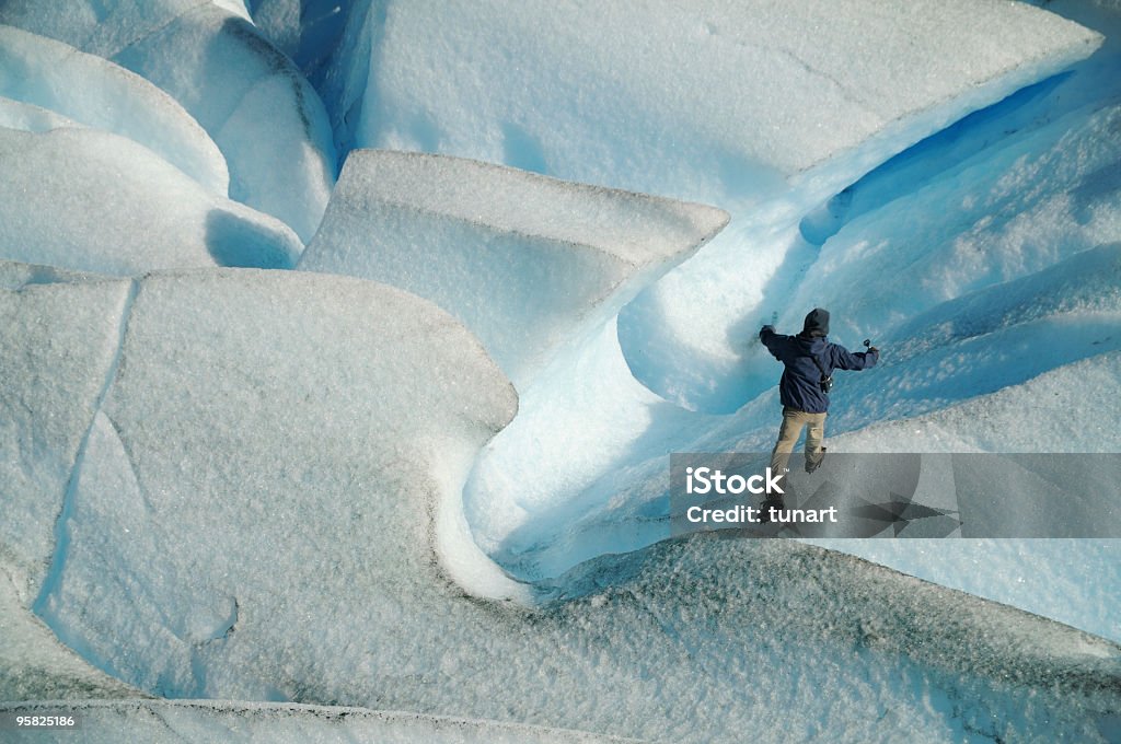 Excursionismo en glaciar - Foto de stock de Excursionismo libre de derechos