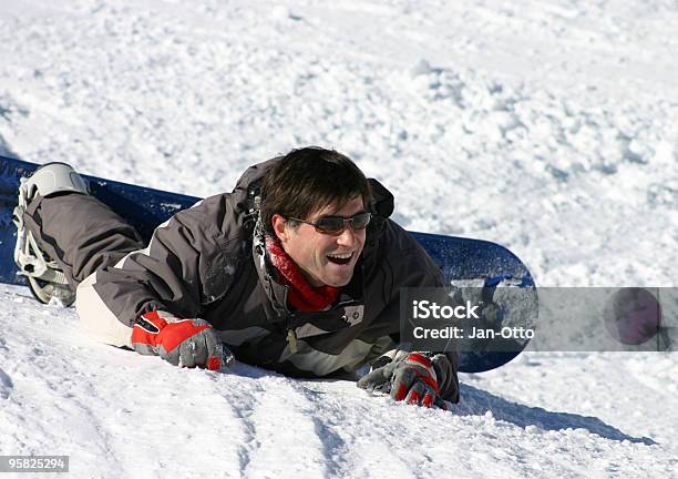 Gefallenen Snowboarder Stockfoto und mehr Bilder von Handschuh - Handschuh, Schnee, Sonnenbrille