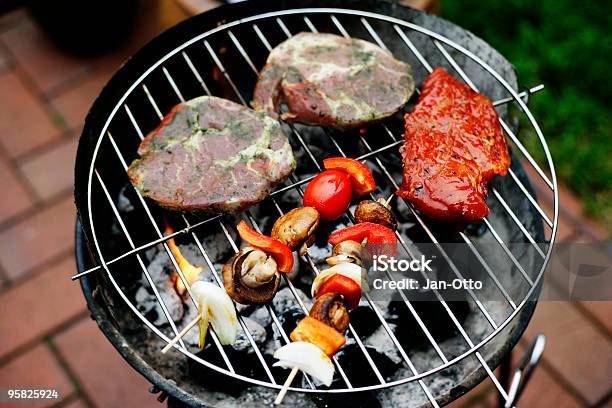 Rohes Fleisch Und Gemüse Bratspieß Stockfoto und mehr Bilder von Am Spieß gebraten - Am Spieß gebraten, Bratspieß, Eisen