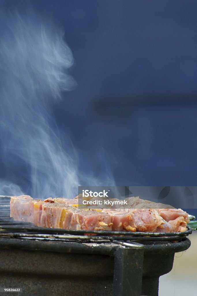 Barbecue vista - Foto stock royalty-free di Alimentazione sana