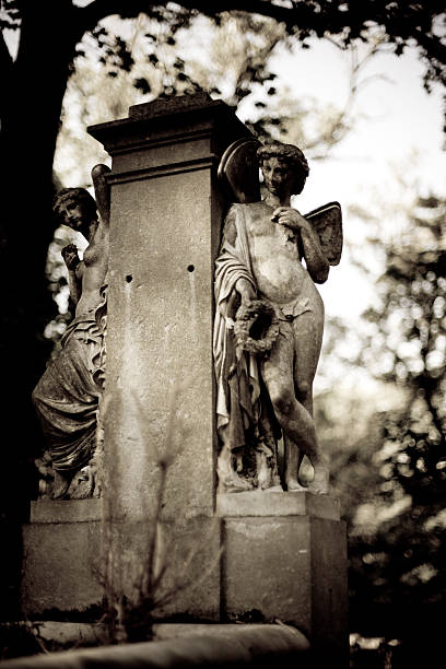 istock France - Pere Lachaise Cemetery 95831338