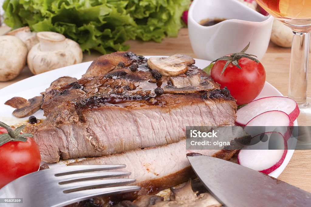 Свинина chop с грибами - Стоковые фото Барбекю роялти-фри