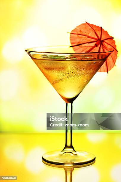 칵테일 유리컵 우산 0명에 대한 스톡 사진 및 기타 이미지 - 0명, 노랑, 마실 것