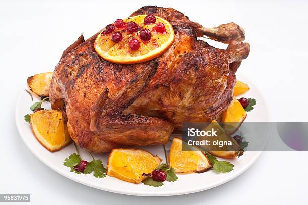Wakacje Pieczony Kurczak - zdjęcia stockowe i więcej obrazów Białe tło - Białe tło, Posiłek, Święto Dziękczynienia