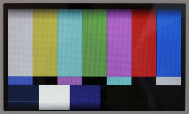 prueba patrón de líneas de televisión de color en ningún nombre tablet moderno real pantalla con resolución de 1024 por 600 píxeles. - tv static fotografías e imágenes de stock