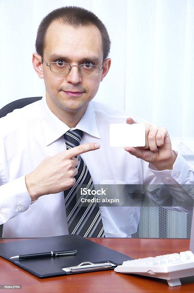 Uomo con carta di credito - Foto stock royalty-free di Braccio umano