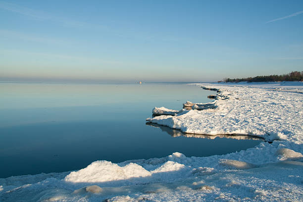 istock Edge of icy coast 95847240