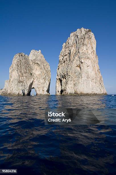 Capri - Fotografie stock e altre immagini di Ambientazione esterna - Ambientazione esterna, Blu, Campania