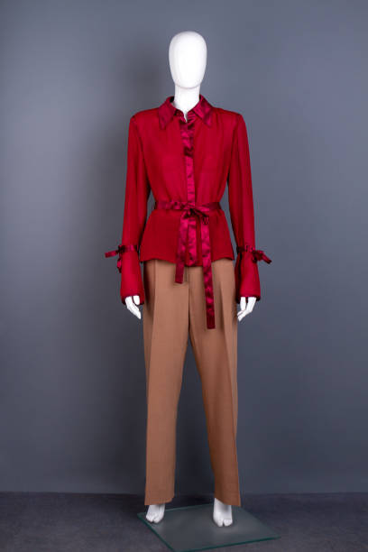 istock Full length mannequin in elegant apparel. 958551808
