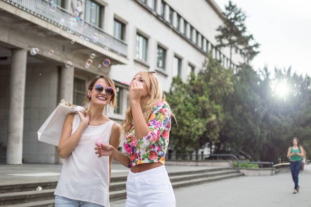 istock Girls just wanna have fun 958562276