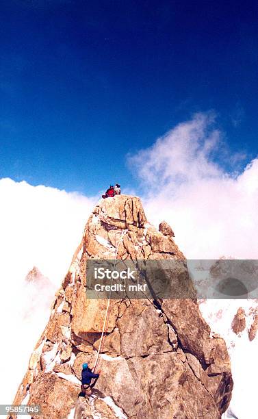 W Końcu Na Szczycie - zdjęcia stockowe i więcej obrazów Alpinizm - Alpinizm, Alpy, Aspiracje