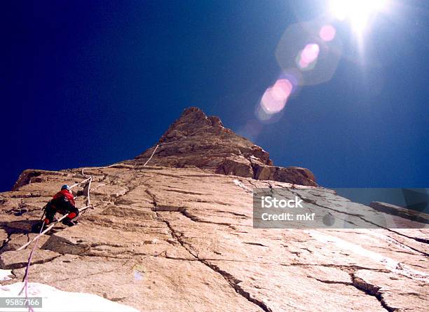 Vertikale Klettern Stockfoto und mehr Bilder von Abenteuer - Abenteuer, Alpen, Angst