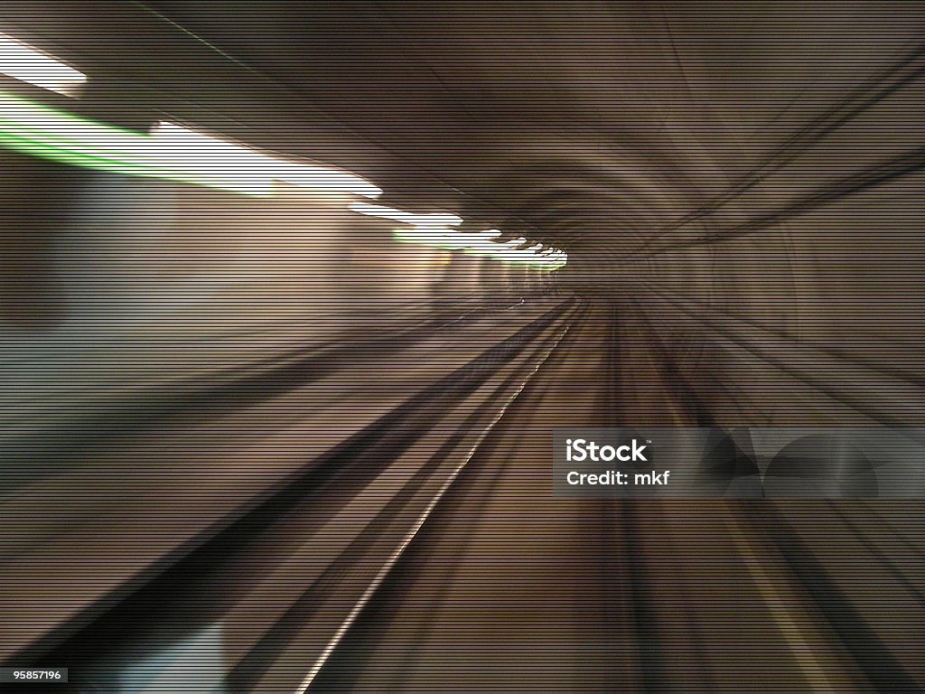Scanlines: Túnel - Foto de stock de Andén de estación de tren libre de derechos