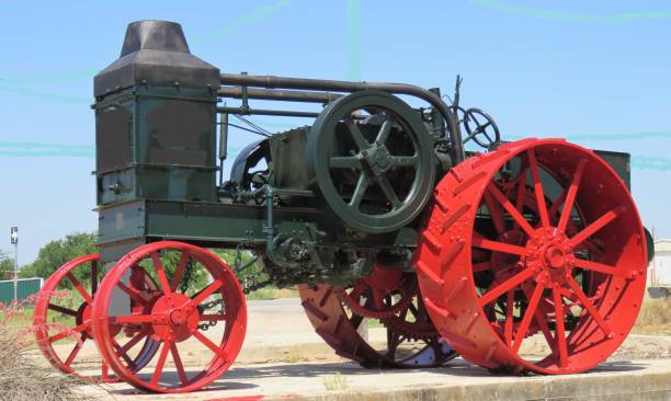 istock tractor, antique, 1913 kerosene-driven 958584484