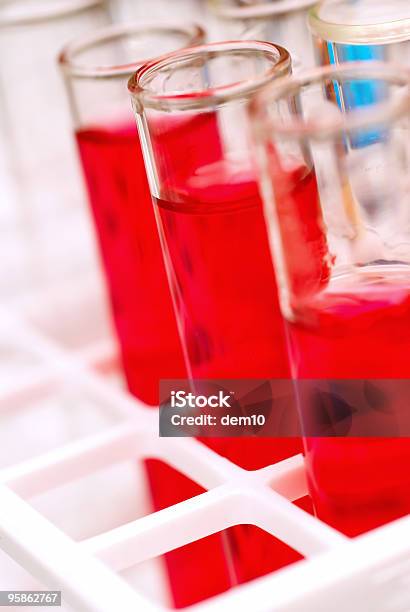 Foto de Experimento e mais fotos de stock de Analisar - Analisar, Biologia, Biotecnologia