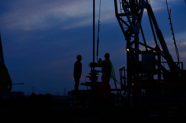 istock The oil workers in the job 958642550
