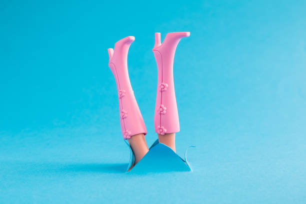 istock Diving comic creative abstract summer and fashion concept. 958693366
