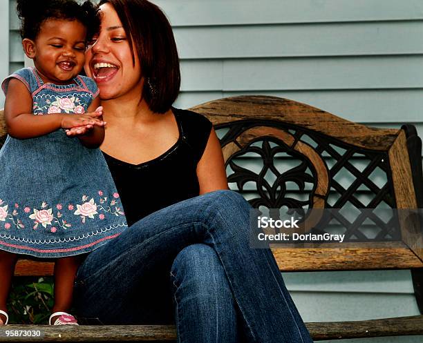 Tiempo De Calidad Foto de stock y más banco de imágenes de Afrodescendiente - Afrodescendiente, Color negro, Madre