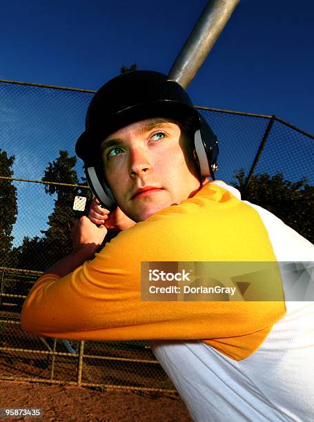 A Pipistrello - Fotografie stock e altre immagini di Allenamento - Allenamento, Allenamento estivo di baseball, Baseball