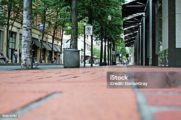 Centro De La Ciudad De Portland Foto de stock y más banco de imágenes de Portland - Oregón - Portland - Oregón, Distrito central, Acera